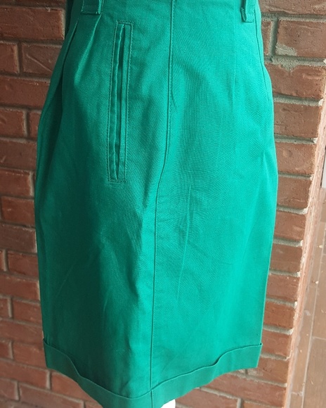 Vintage Melbourne Shorts - Picture 3 of 4